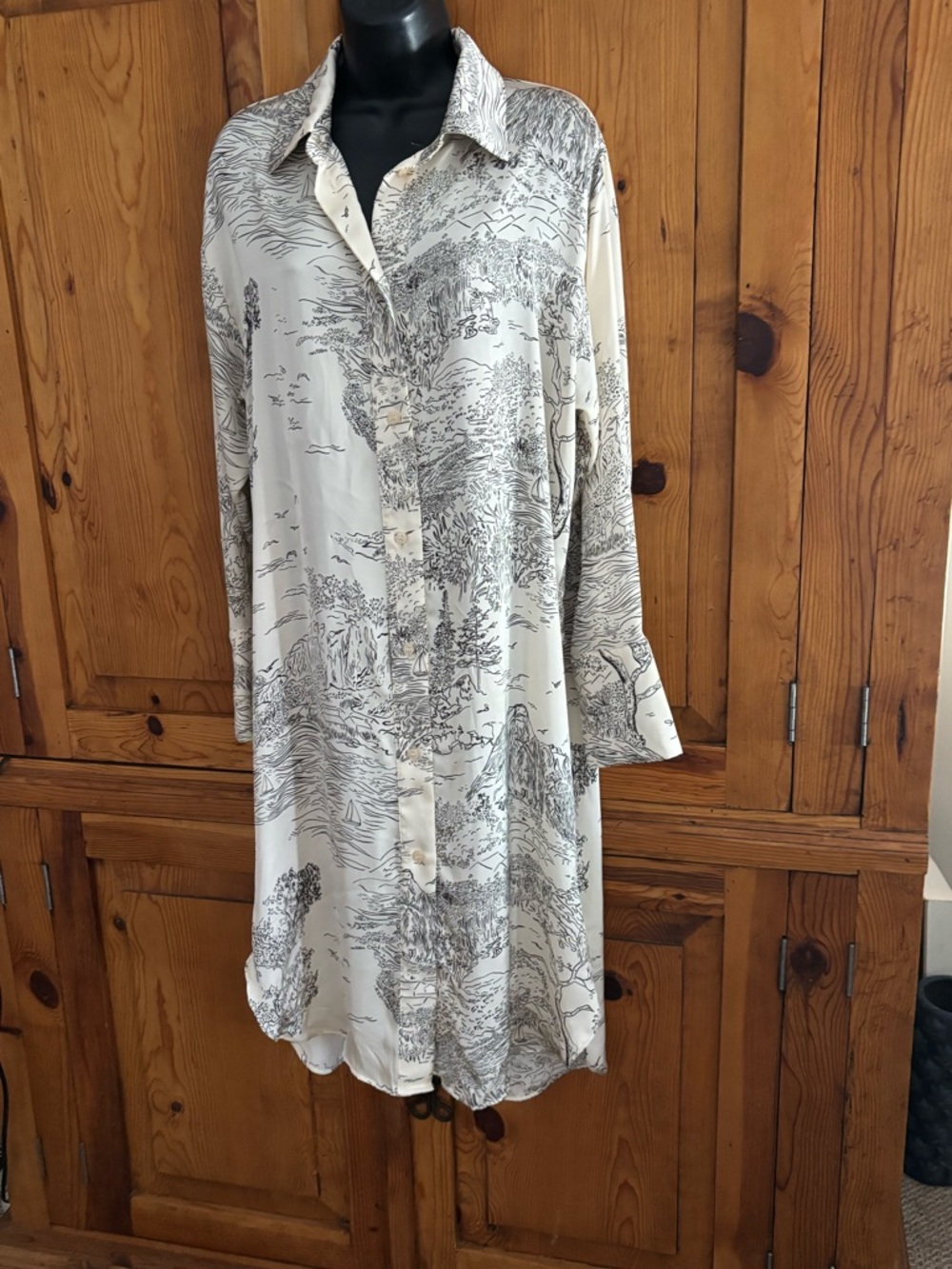 H&M long satin luxurious etched nature print oversized, midi shirt dress Sz M